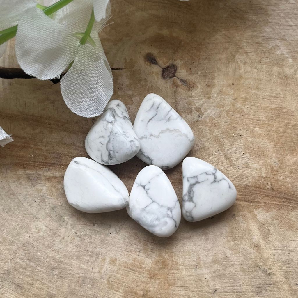 Howlite tumblestone gemstone