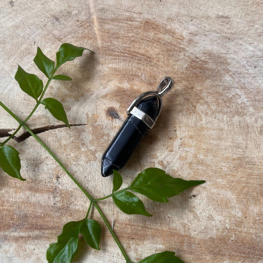 Black onyx point pendant (no chain)