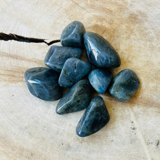 Labradorite tumbled gemstone